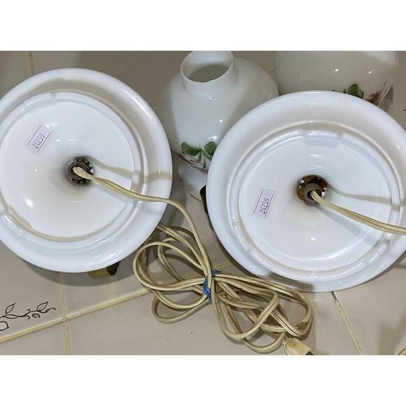 Vintage Milk Glass Hurricane Parlor Hand Painted Floral Lamp Scallop Base Style - Picture 11 of 16